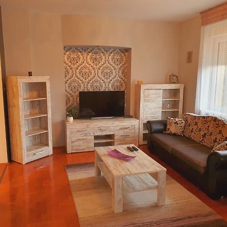 Adel Apartman Miskolc Extérieur photo