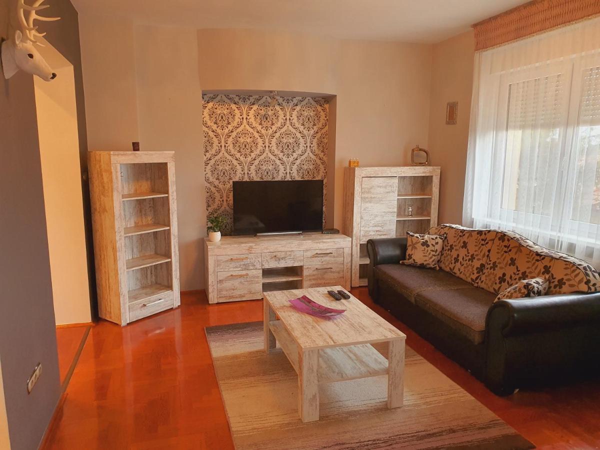 Adel Apartman Miskolc Extérieur photo